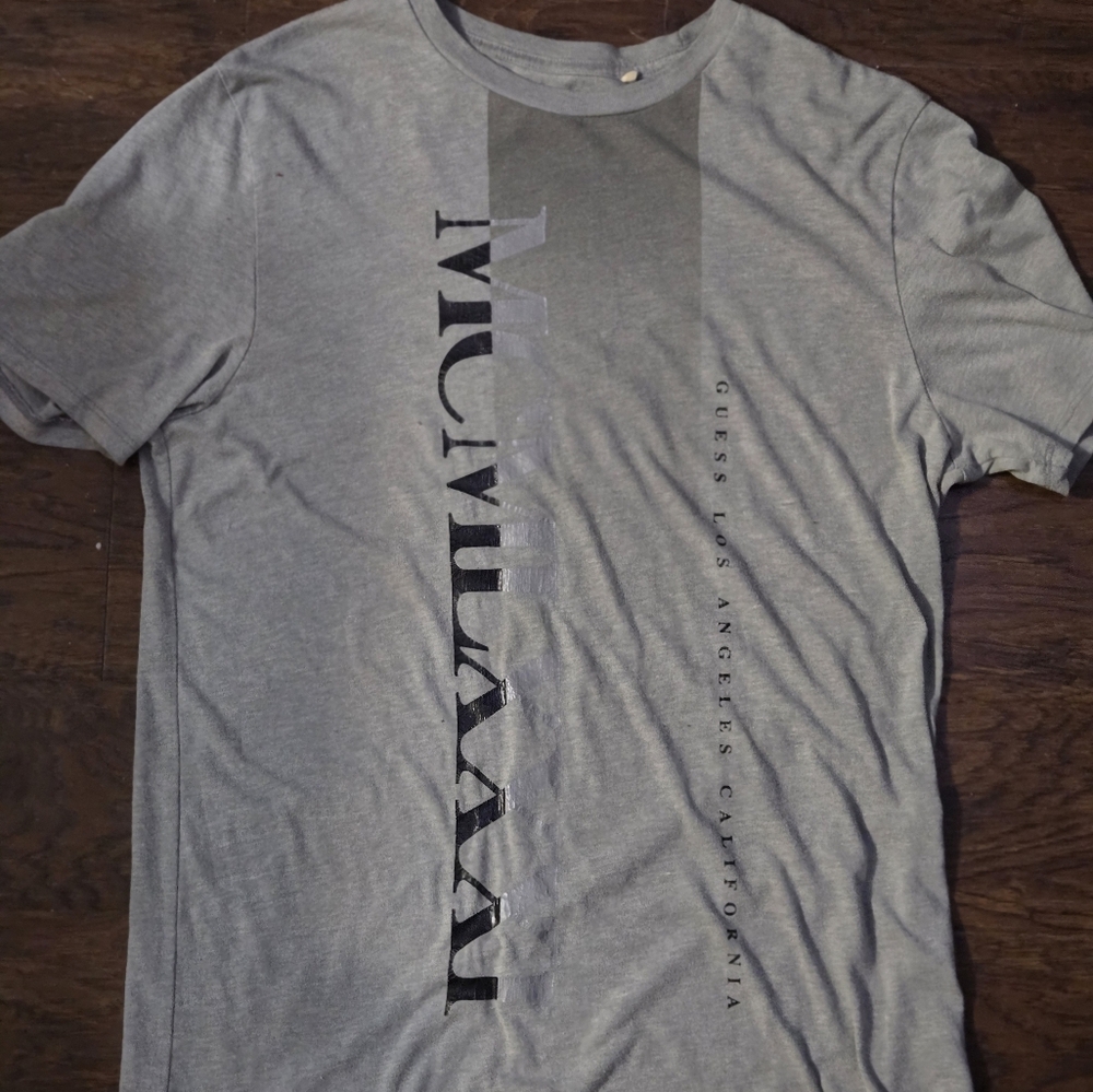 Guess Tshirt